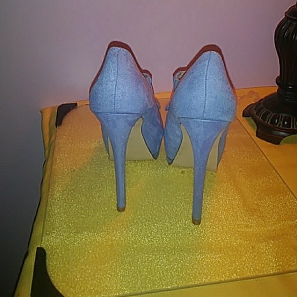 Ladies Shoes (heels) - Picture 1 of 4